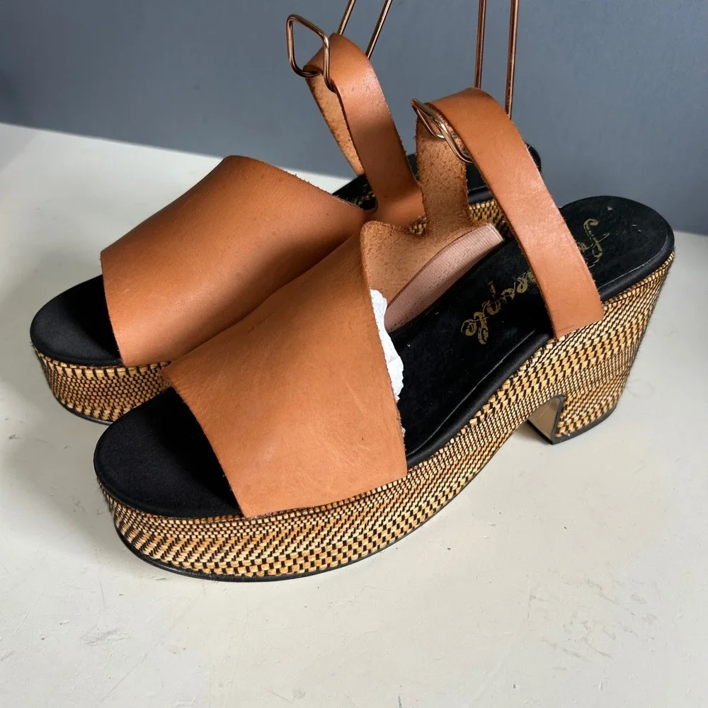 Free People Y2K Platform Sandals Size 38 Retro Boho Tan Leather Block Heel Spain